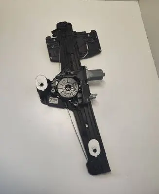Rear door manual window regulator