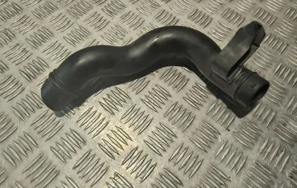 Volvo XC90 Air intake duct part 31370304