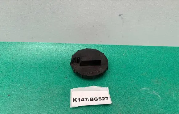 Lancia Ypsilon Headlight/headlamp dust cover 37120754