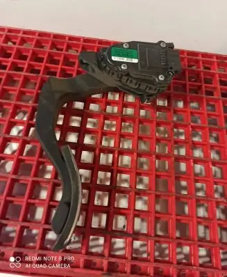 Volkswagen Phaeton Accelerator throttle pedal 3D1721503L F30007801 PV00802543