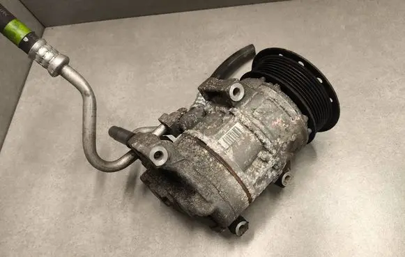 Toyota RAV 4 (XA30) Air conditioning (A/C) compressor (pump) 4472601258 5SE12C 06K08272
