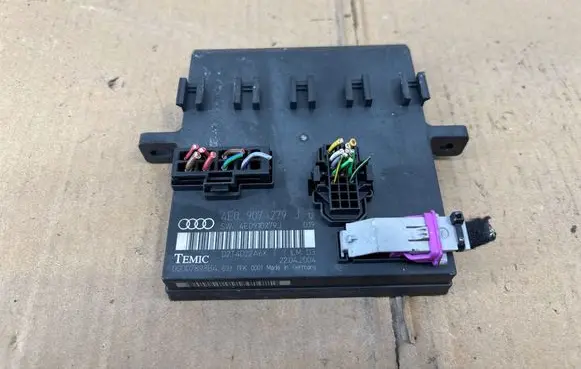 Audi Q7 4L Comfort/convenience module 4E0907279J 4E0910279J 00007898B4