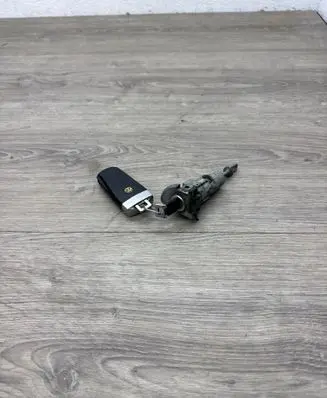 Volkswagen PASSAT B7 Front door lock (next to the handle) 3C0837167B