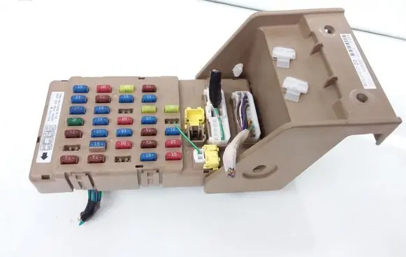 Subaru Forester SH Fuse module LB101101B 82201FG010