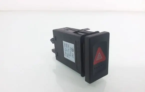 Volkswagen PASSAT B5 Hazard light switch 3B0953235E