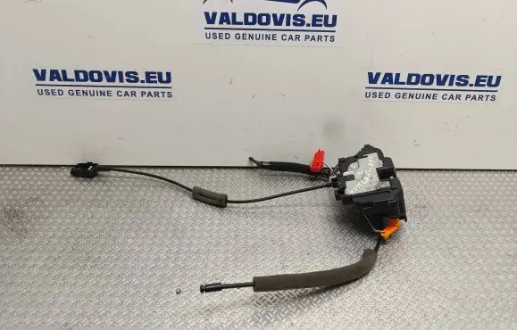Renault Master III Front door lock 905035039R