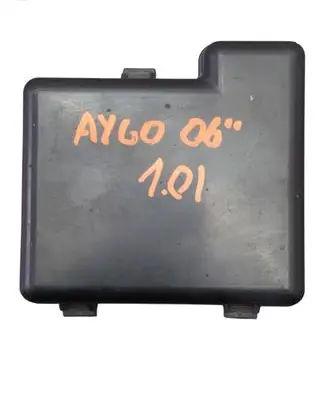 Toyota Aygo AB10 Fuse box cover 826620H020 8762