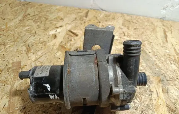 Mercedes-Benz CLS C218 X218 Electric auxiliary coolant/water pump A0005000386 0392022010