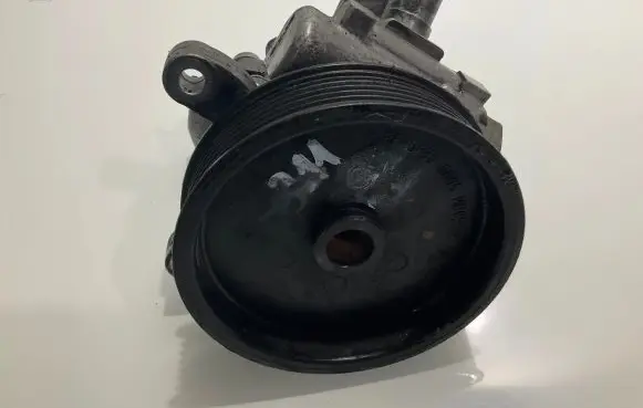 Mercedes-Benz E W211 Power steering pump