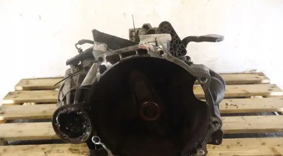 Volkswagen Jetta V Manual 5 speed gearbox JCR