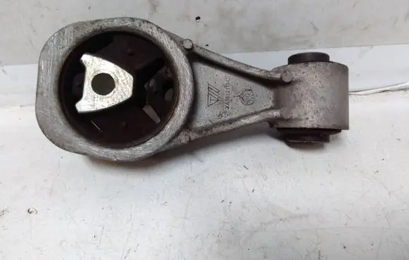 Nissan Juke I F15 Engine mount bracket 113501KC0A XA8652110C