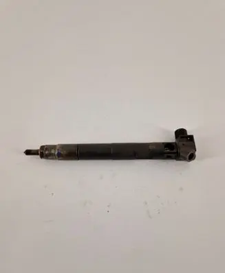 Mercedes-Benz C W205 Fuel injector A6510703287