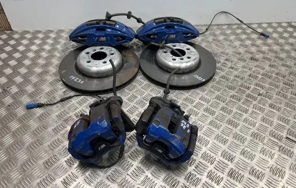 BMW 5 G30 G31 G38 Brake discs and calipers set 6875294 6875293