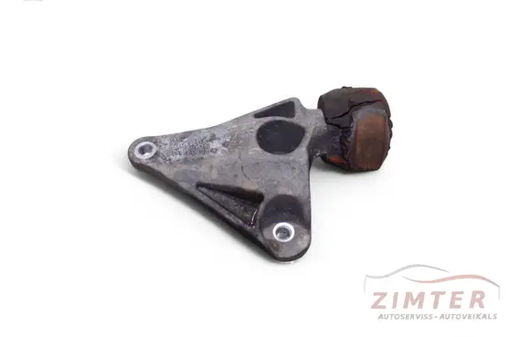 Engine mounting bracket