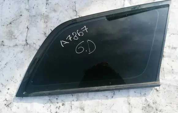 Toyota Avensis T220 Rear side window