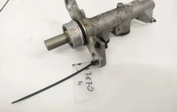Renault Megane II Master brake cylinder