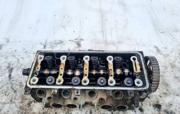 Peugeot 206 Engine head 9627516310