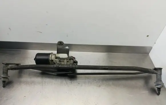Iveco Daily 3rd gen Front wiper linkage and motor