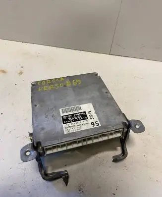 Toyota Corolla Verso E121 Engine control unit/module 8966113070 1752008111