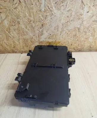 Opel Zafira B Fuse module 13206759 5DK00866952