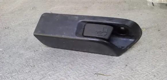 Toyota Verso Fuel cap release pull handle