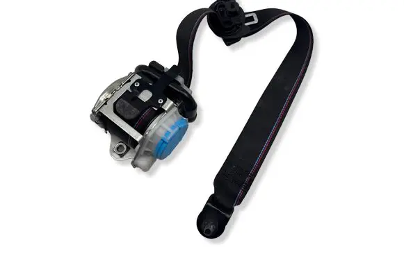 BMW 2 G42 Front seatbelt 