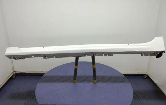 Toyota Corolla E10 Front sill (body part) 