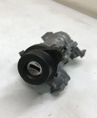 Volkswagen Golf V Ignition lock