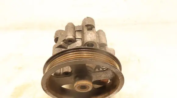 Toyota RAV 4 (XA20) Power steering pump