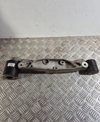 Volvo XC60 Rear differential/diff mount bracket 31492866 31437943