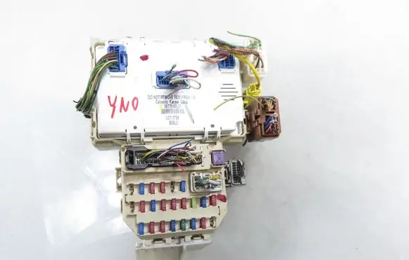 Fiat Sedici Central body control module 3677055L01