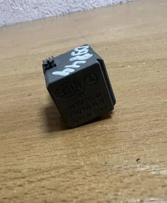 Mercedes-Benz 207 310 Other relay 4RA007793 D9844
