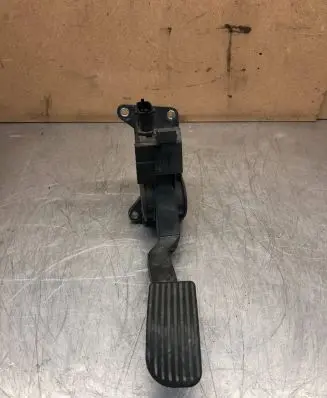 Mercedes-Benz Vito Viano W639 Accelerator throttle pedal A6393000604 0281002561