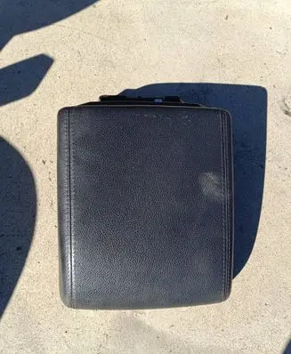 Land Rover Evoque I Armrest 