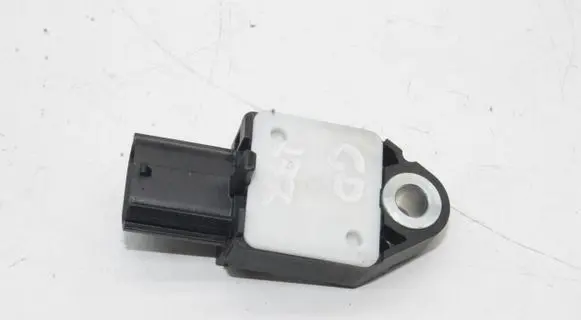 Toyota Auris E180 Other devices 8983102150