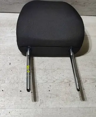 Volkswagen Touran III Front seat headrest 