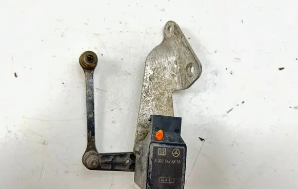 Mercedes-Benz SL R230 Headlight/headlamp level sensor A0025428818