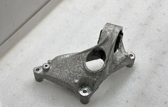 Tesla Model Y Engine mounting bracket 109327800B 160006080