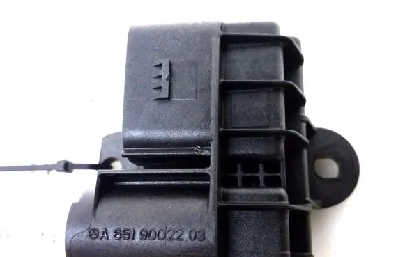 Mercedes-Benz A W176 Glow plug pre-heat relay A6519002203