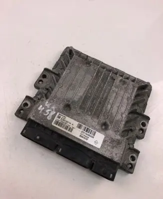 Renault Megane III Engine control unit/module ECU 237104833R