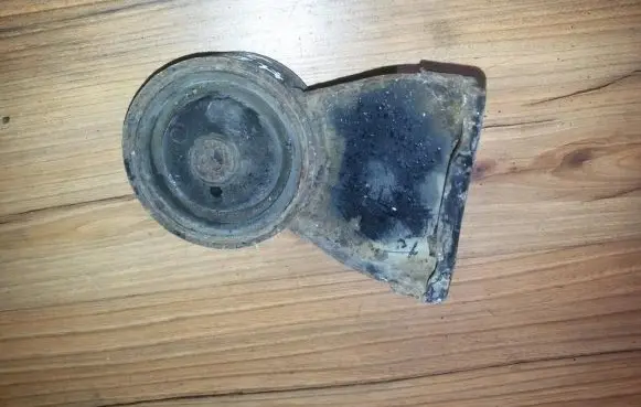 Hyundai Sonata Engine mount bracket 2163136000