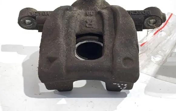 Honda CR-V Rear brake caliper