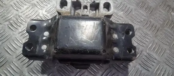 Volkswagen Golf V Engine mount bracket 1k0199555