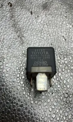Lexus IS 220D-250-350 Other relay 9098702025