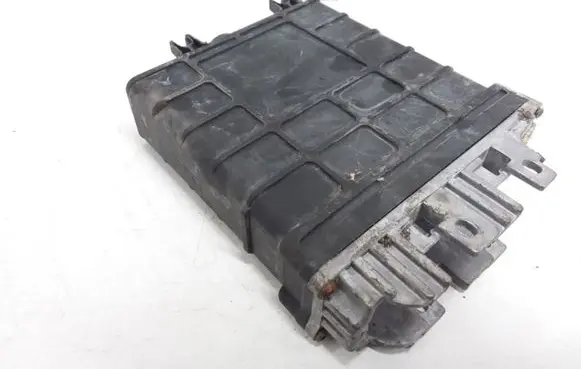Volkswagen Golf III Engine control unit/module 028906021 0281001323