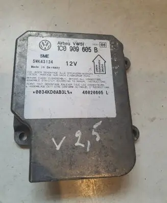 Volkswagen PASSAT B5.5 Airbag control unit/module 1C0909605B
