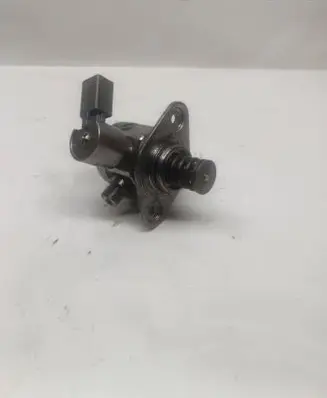 BMW X5 E70 Fuel injection high pressure pump 13517595339
