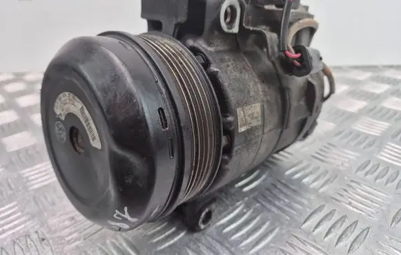Mercedes-Benz C W204 Air conditioning (A/C) compressor (pump) A0008302700