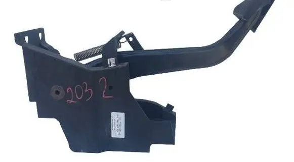 Mercedes-Benz C W203 Brake pedal A2032900401