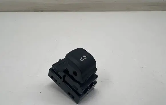 Tailgate opening switch